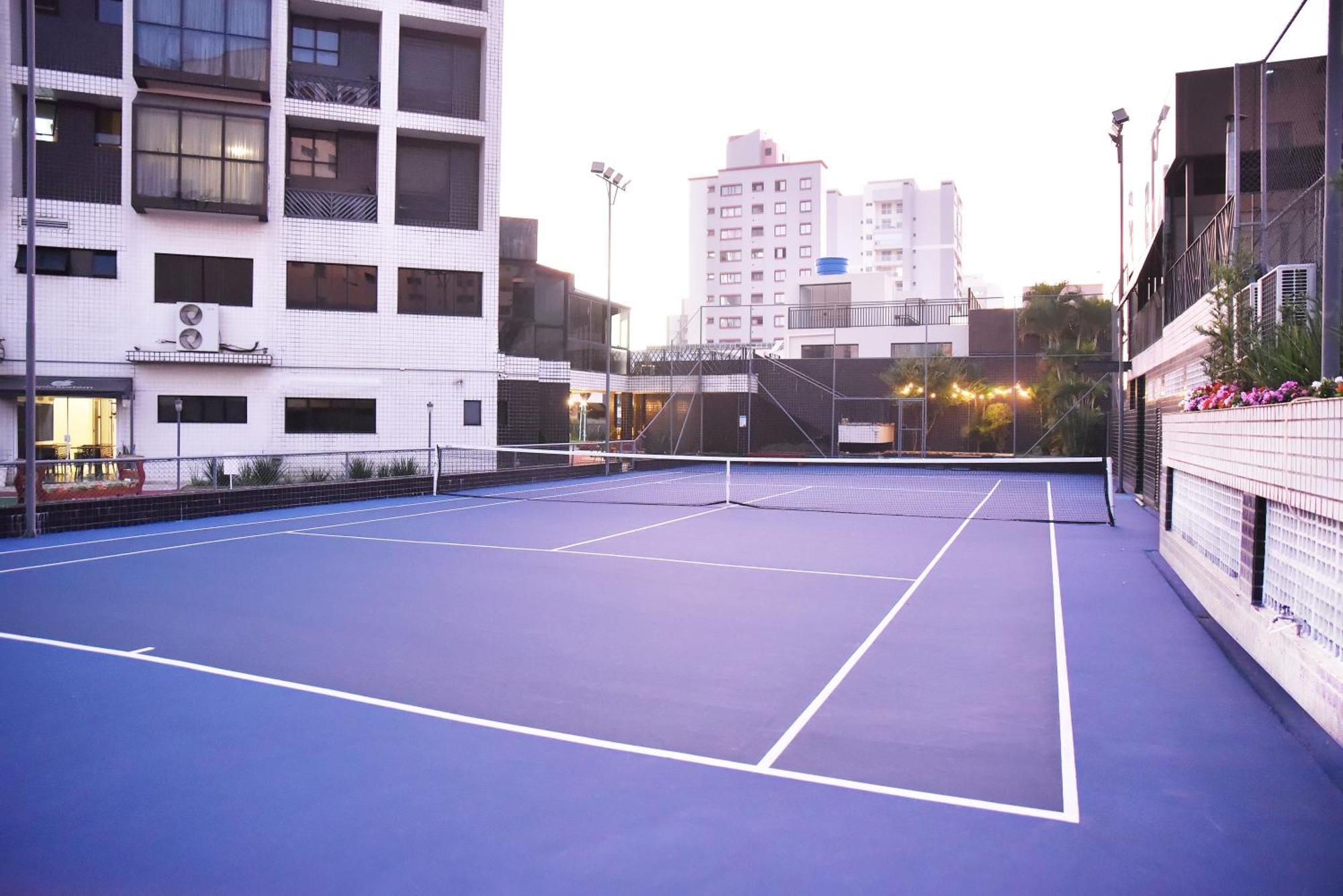 Plaza Small Town Flat 公寓式飯店 4*